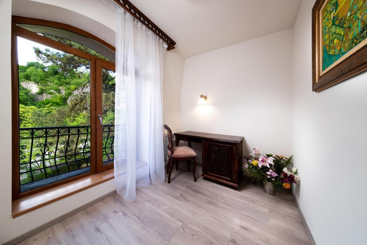 Park Hotel Kaylaka Pleven Ngoại thất bức ảnh