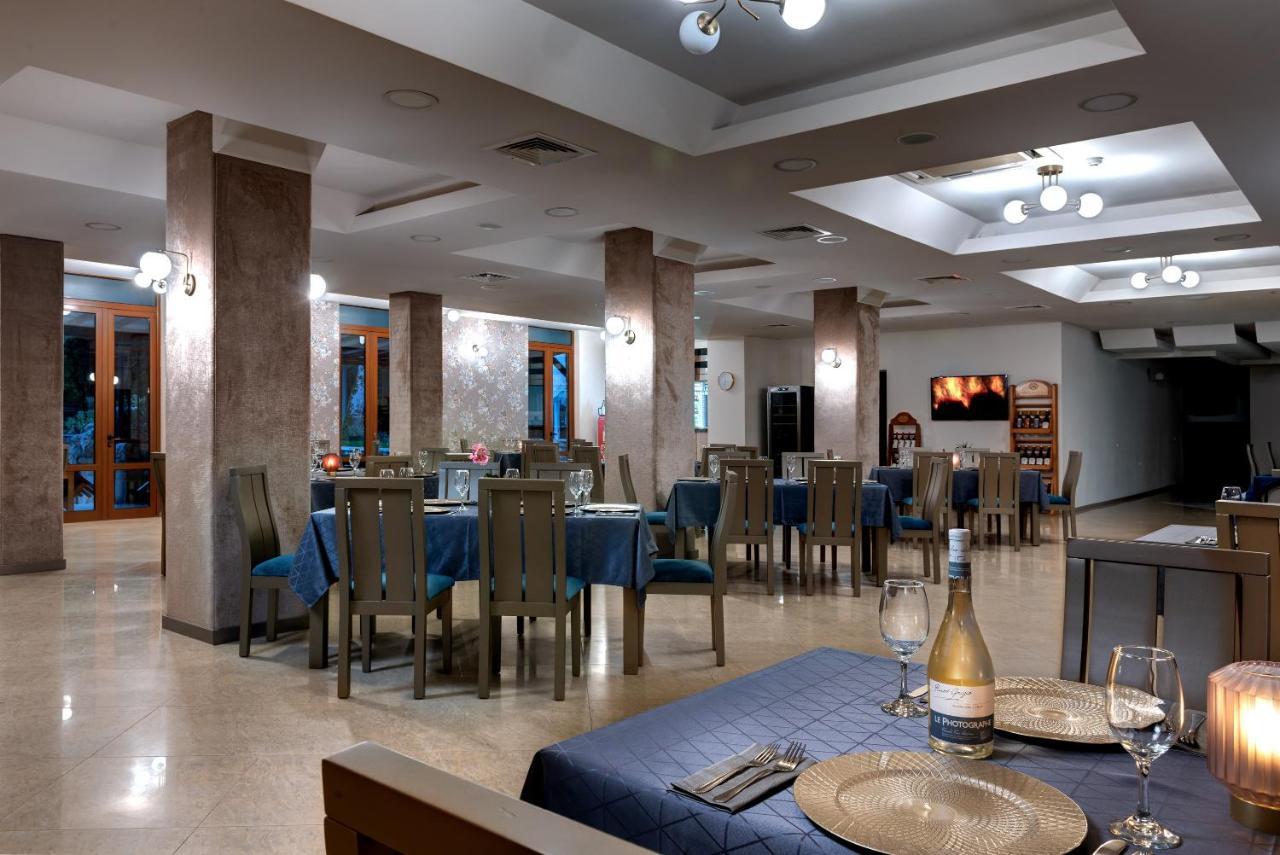 Park Hotel Kaylaka Pleven Ngoại thất bức ảnh
