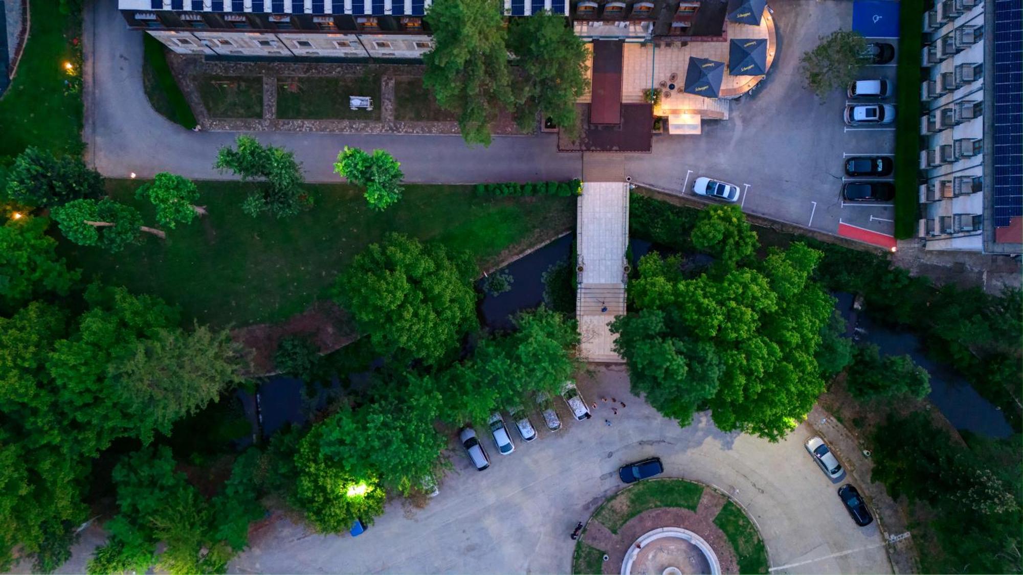 Park Hotel Kaylaka Pleven Ngoại thất bức ảnh