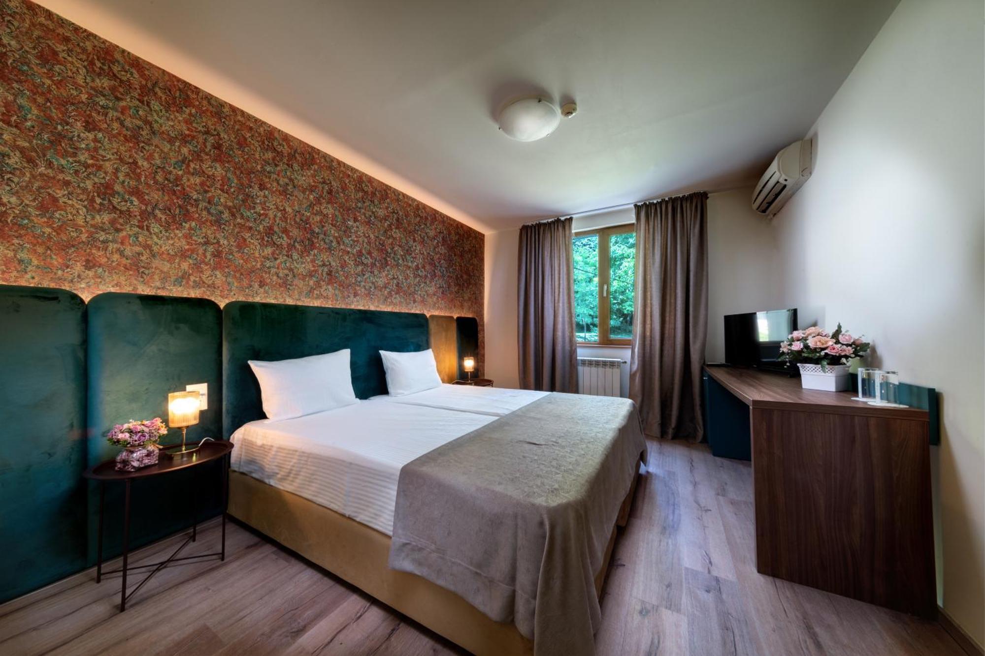 Park Hotel Kaylaka Pleven Ngoại thất bức ảnh