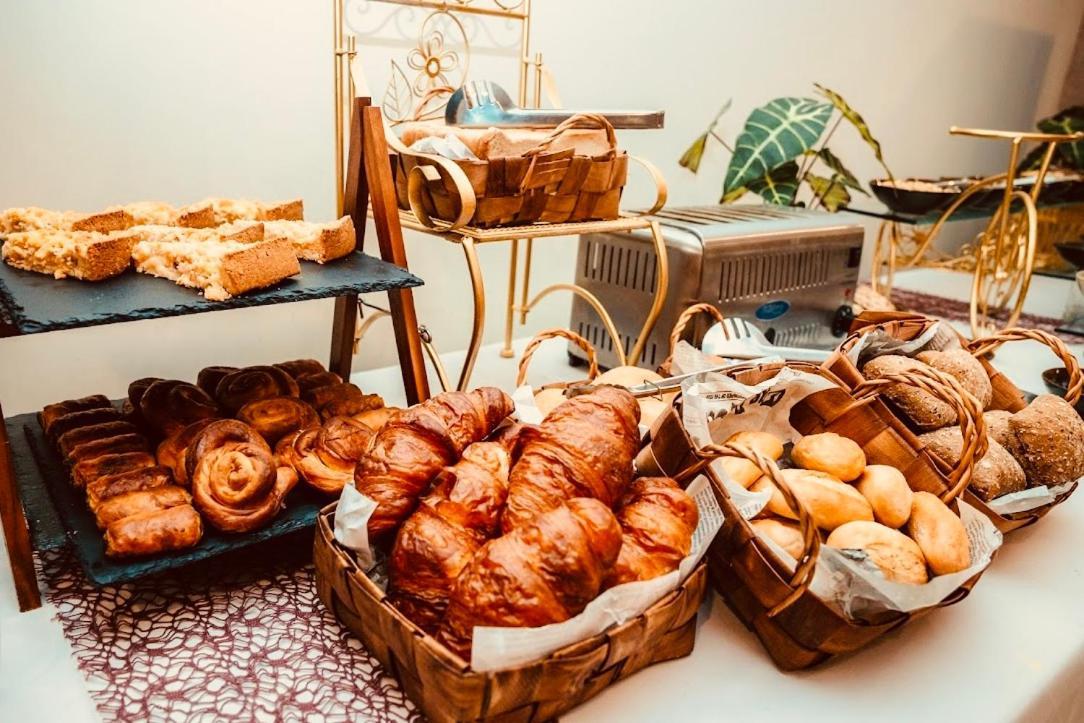 Park Hotel Kaylaka Pleven Ngoại thất bức ảnh
