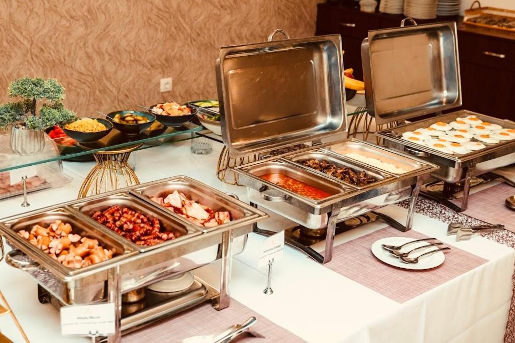 Park Hotel Kaylaka Pleven Ngoại thất bức ảnh