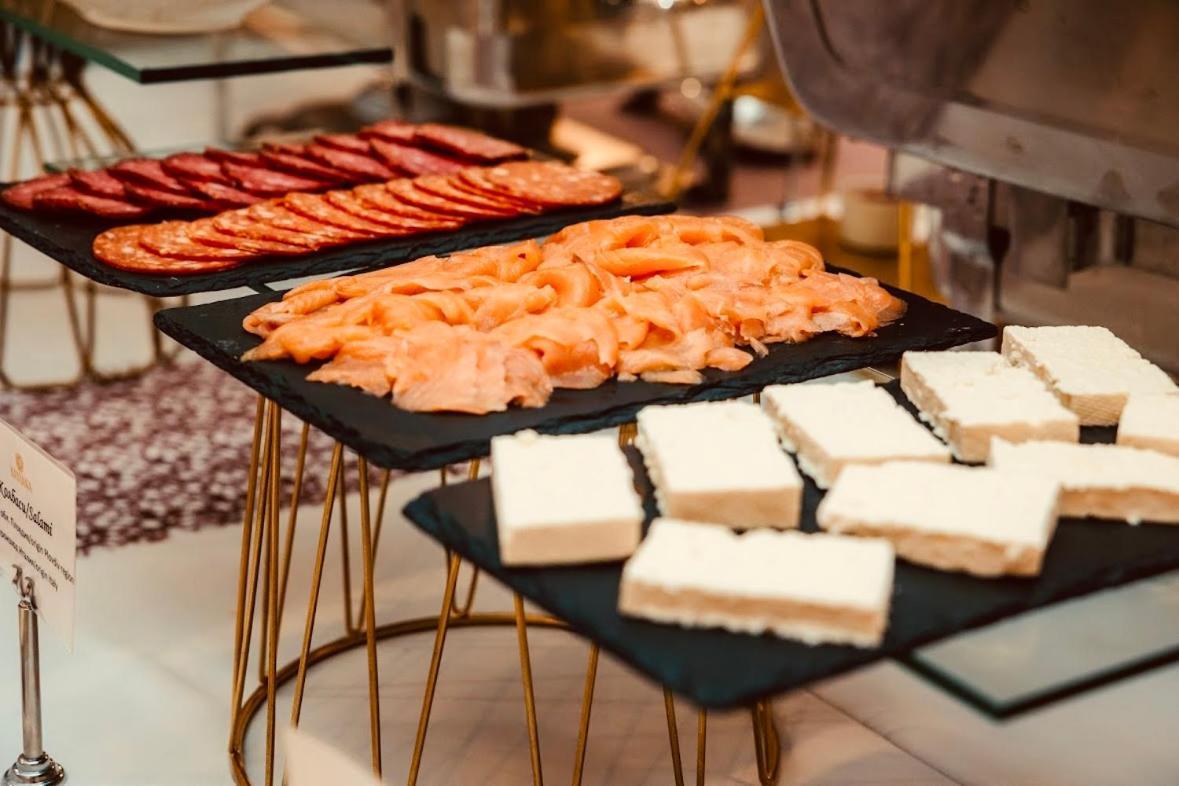 Park Hotel Kaylaka Pleven Ngoại thất bức ảnh