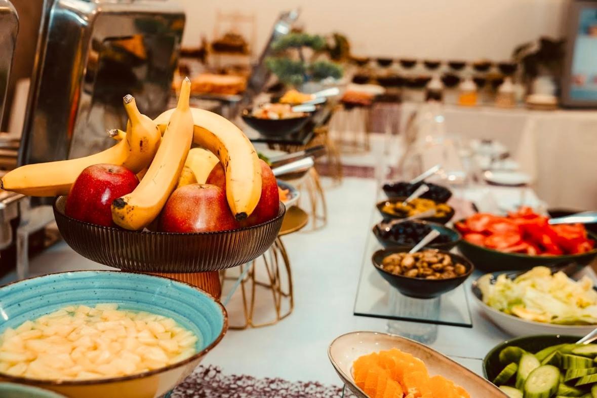 Park Hotel Kaylaka Pleven Ngoại thất bức ảnh